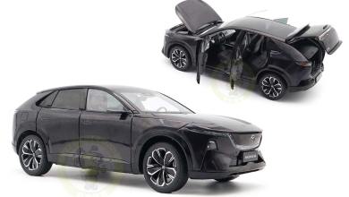 Mazda CX-6e à l'échelle 1/18