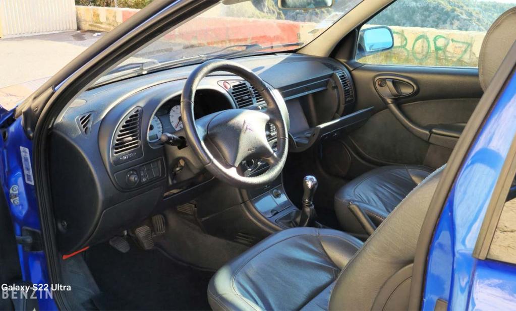 Intérieur d'une Citroën Xsara VTS équipée du pack cuir
