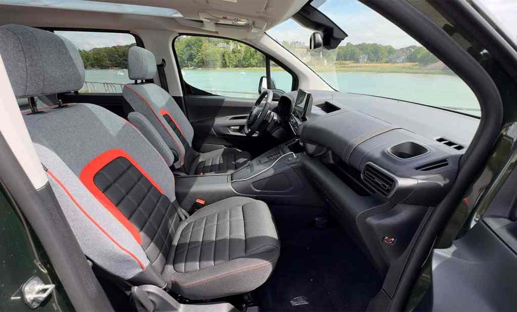 Sièges Advanced Comfort avec ambiance XTR dans un Citroën Berlingo III