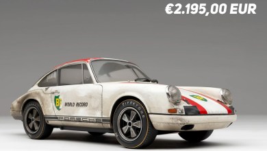 Porsche 911 R BP World Record à l'échelle 1/18 du fabricant Amalgam