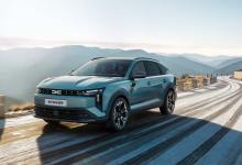 Dacia Striker sur route enneigée à la montagne