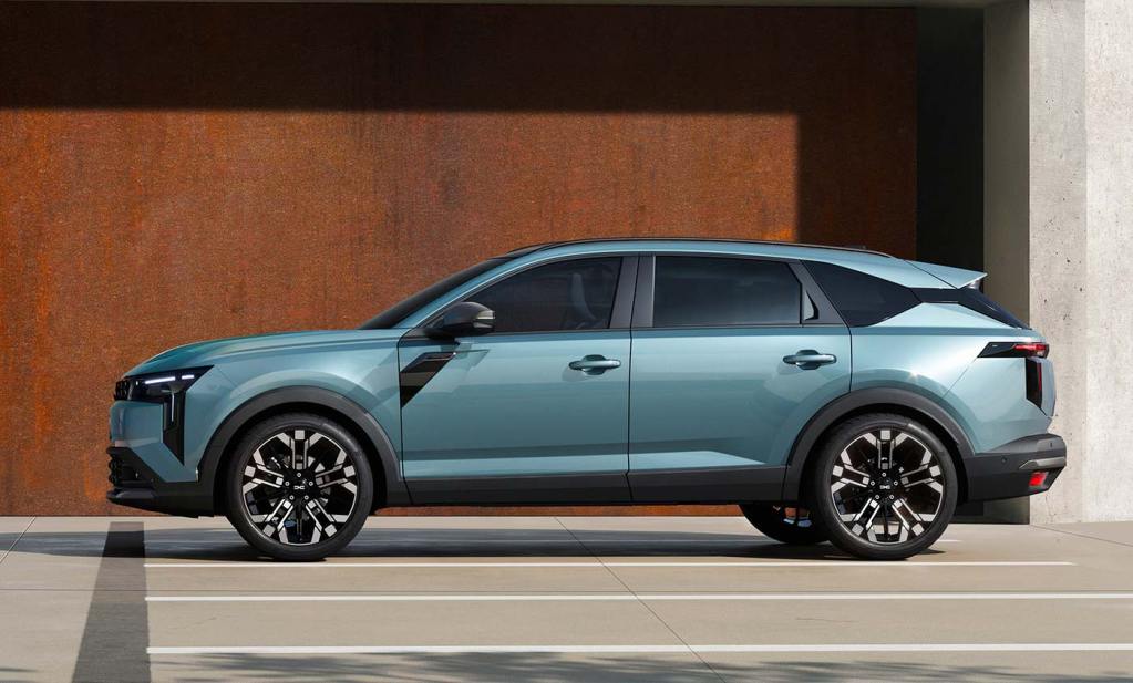 Vue de profil du nouveau Dacia Striker