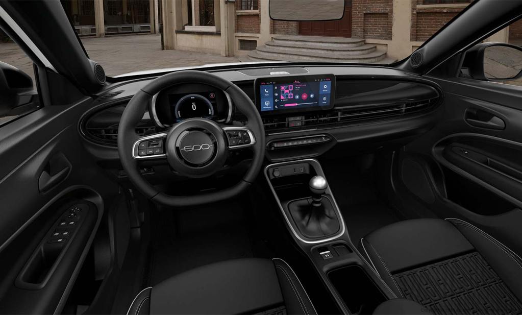 Intérieur et planche de bord de la Fiat 600 Street