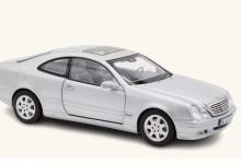 Mercedes CLK (C208) de Norev à l'échelle 1/18 couleur Argent brillant