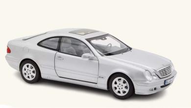 Mercedes CLK (C208) de Norev à l'échelle 1/18 couleur Argent brillant