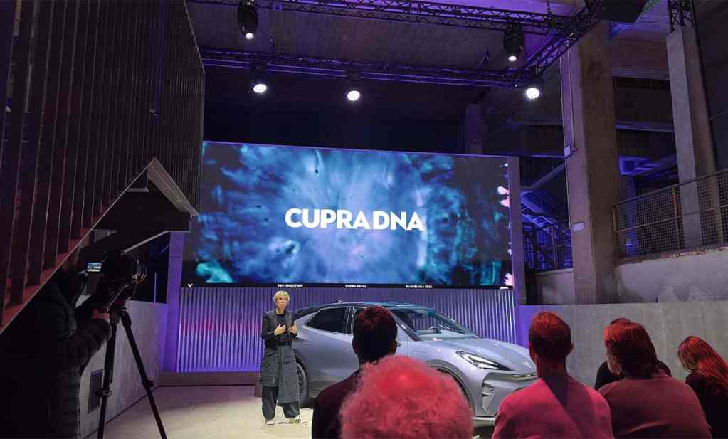 Conférence de presse de la CUPRA Raval à Barcelone