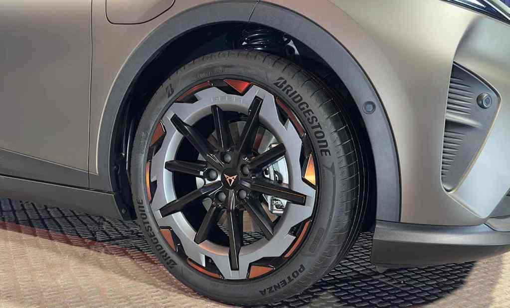 Jante alliage Rebel de 19 pouces de la CUPRA Raval