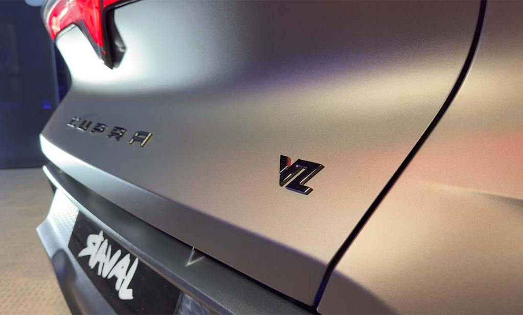 Logo VZ à l'arrière d'une CUPRA Raval en Bronze Century