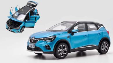Renault Captur bleu à l'échelle 1/18 de Paudi Model