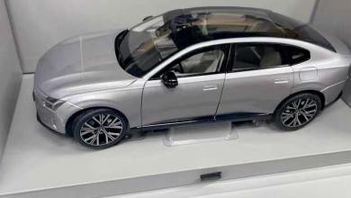 Volvo ES90 de Paudi Model à l'échel 1/18 de couleur grise