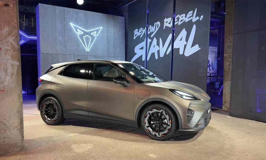 CUPRA Raval vue de profil en Bronze Century