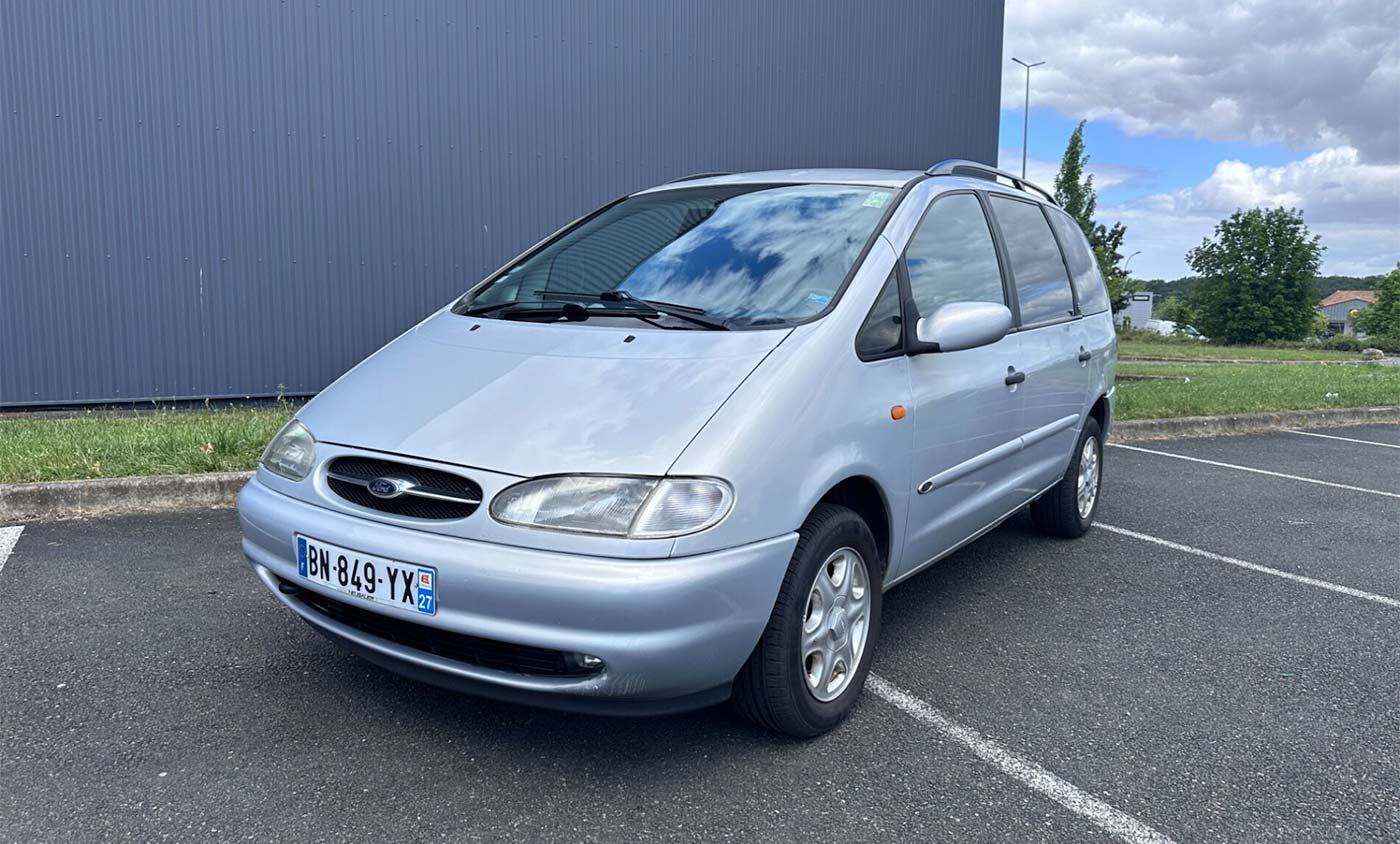 Ne vous fiez pas aux apparences : ce Ford Galaxy est particulier