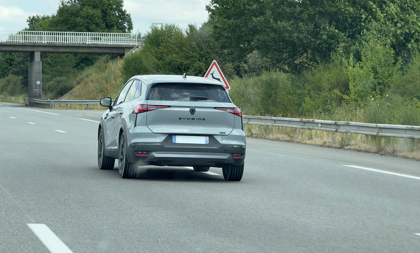 Ils squattent la voie du milieu sur autoroute : ils expliquent pourquoi